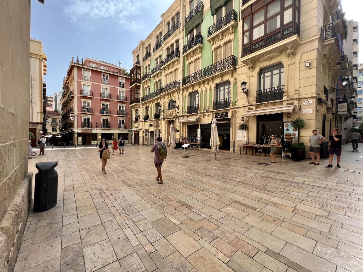 Cozy San Cristobal Apartment In Heart Of Alicante Exteriér fotografie