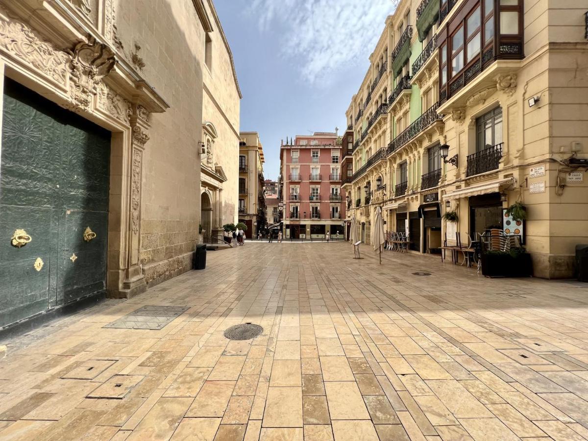 Cozy San Cristobal Apartment In Heart Of Alicante Exteriér fotografie